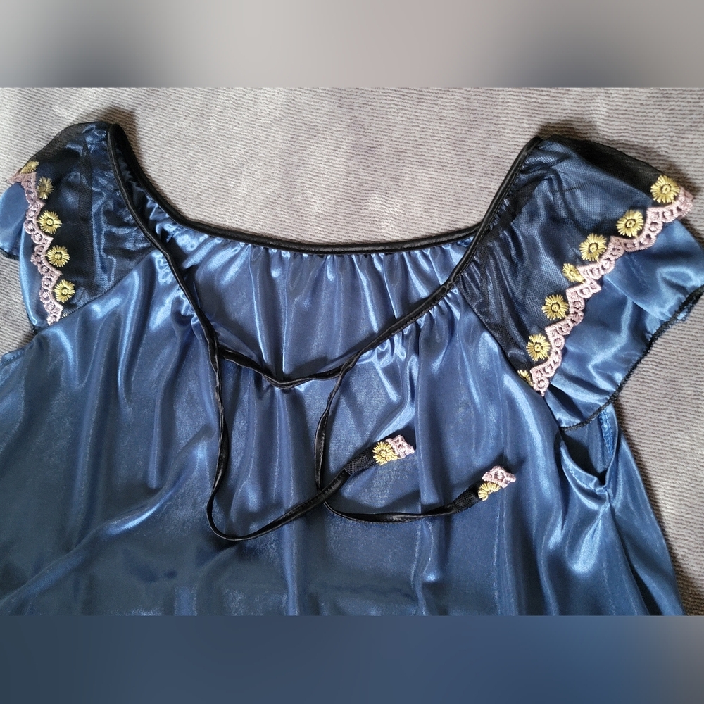 Blue Vintage Inspired Nightie with Embroidered Sleeves Sz 2X/3X PLUS